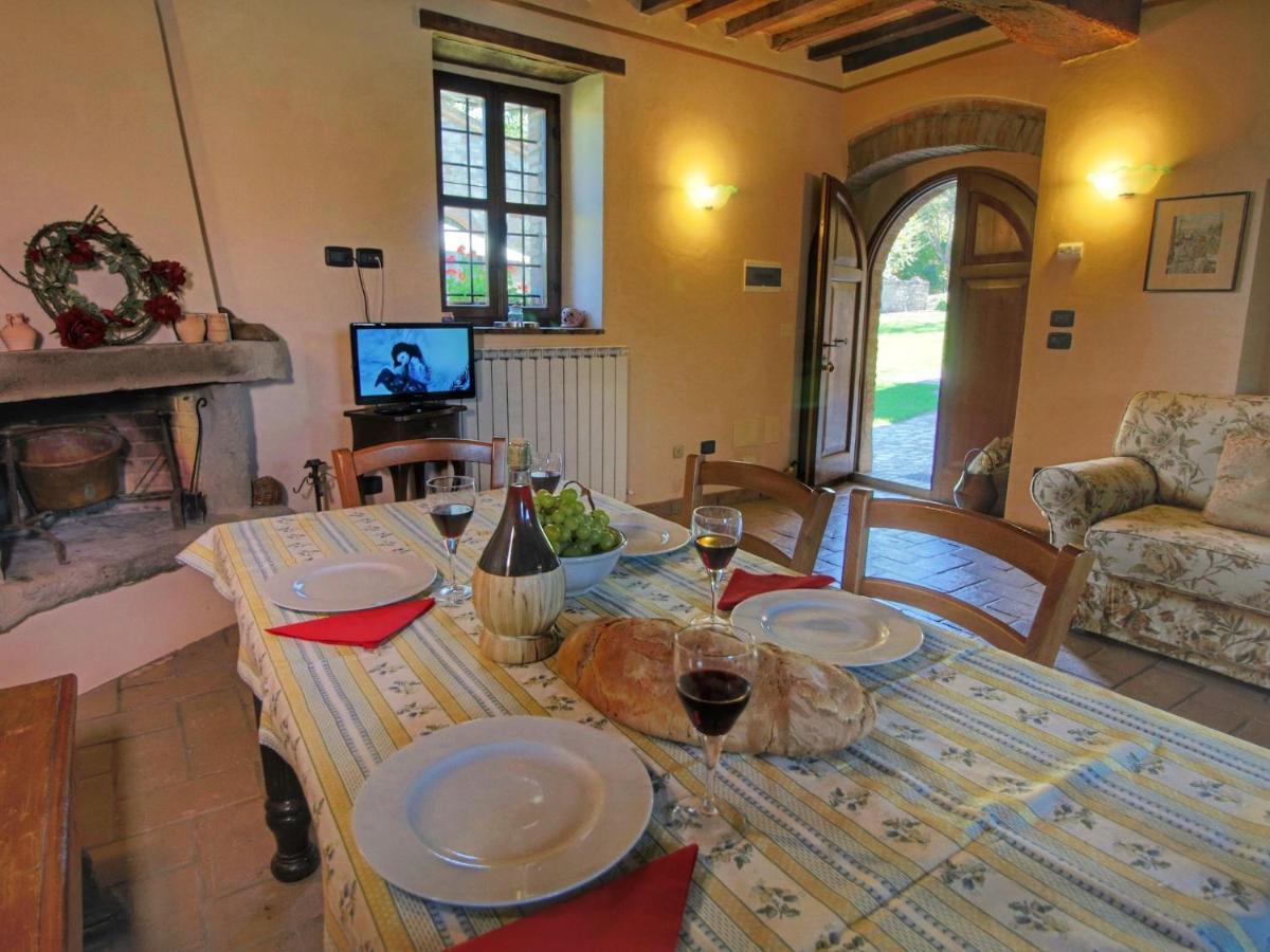 Alluring Apartment In Todi With Swimming Pool Esterno foto